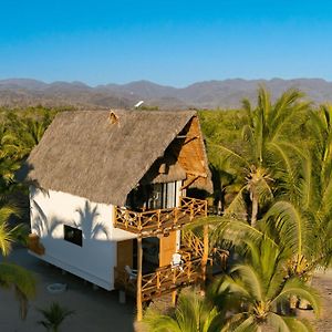 Casa Vela Palafito En Playa Con Alberca